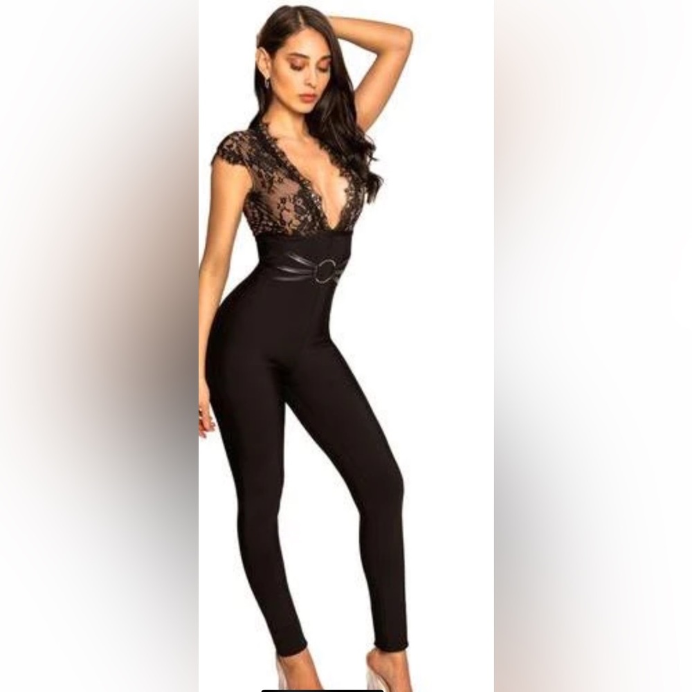 Miss circle Black lace jumpsuit